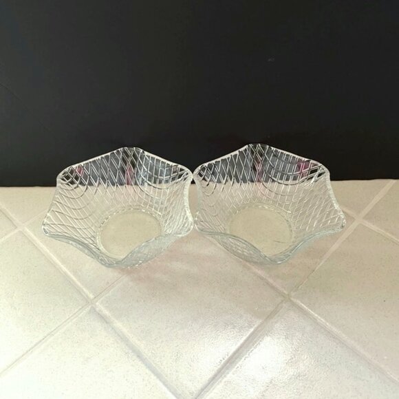 2 little cute glass candy bowls - Picture 5 of 9